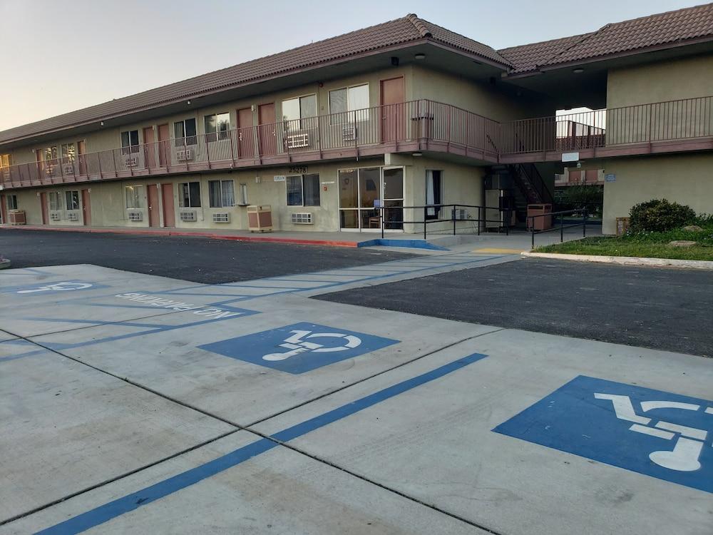 Baymont By Wyndham Coalinga Villa ภายนอก รูปภาพ
