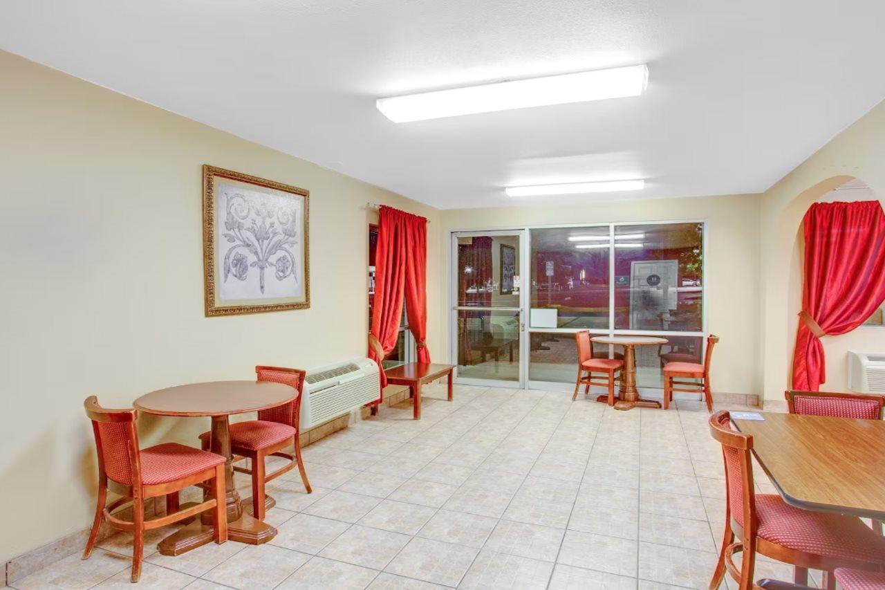 Baymont By Wyndham Coalinga Villa ภายนอก รูปภาพ