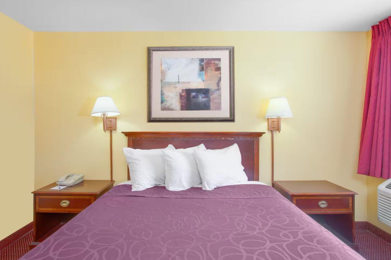 Baymont By Wyndham Coalinga Villa ภายนอก รูปภาพ