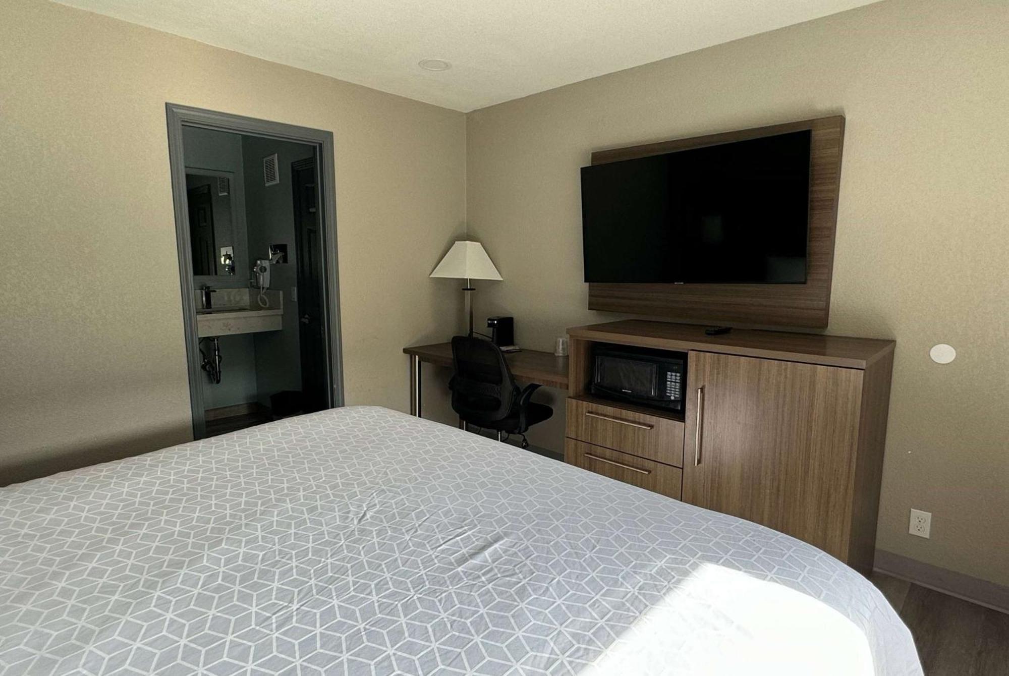 Baymont By Wyndham Coalinga Villa ภายนอก รูปภาพ