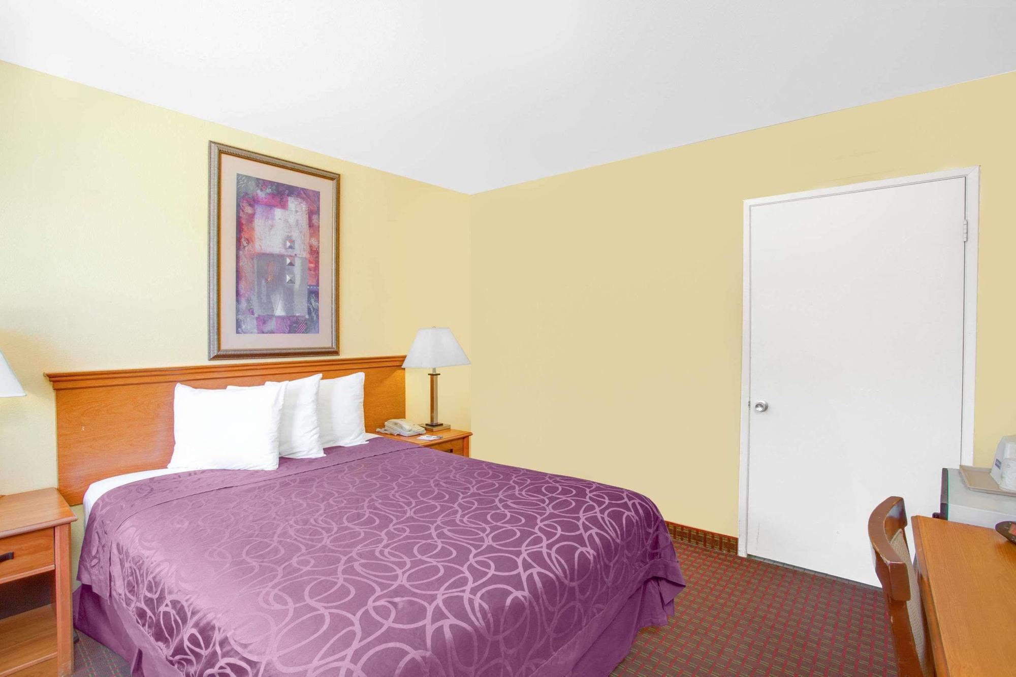 Baymont By Wyndham Coalinga Villa ภายนอก รูปภาพ