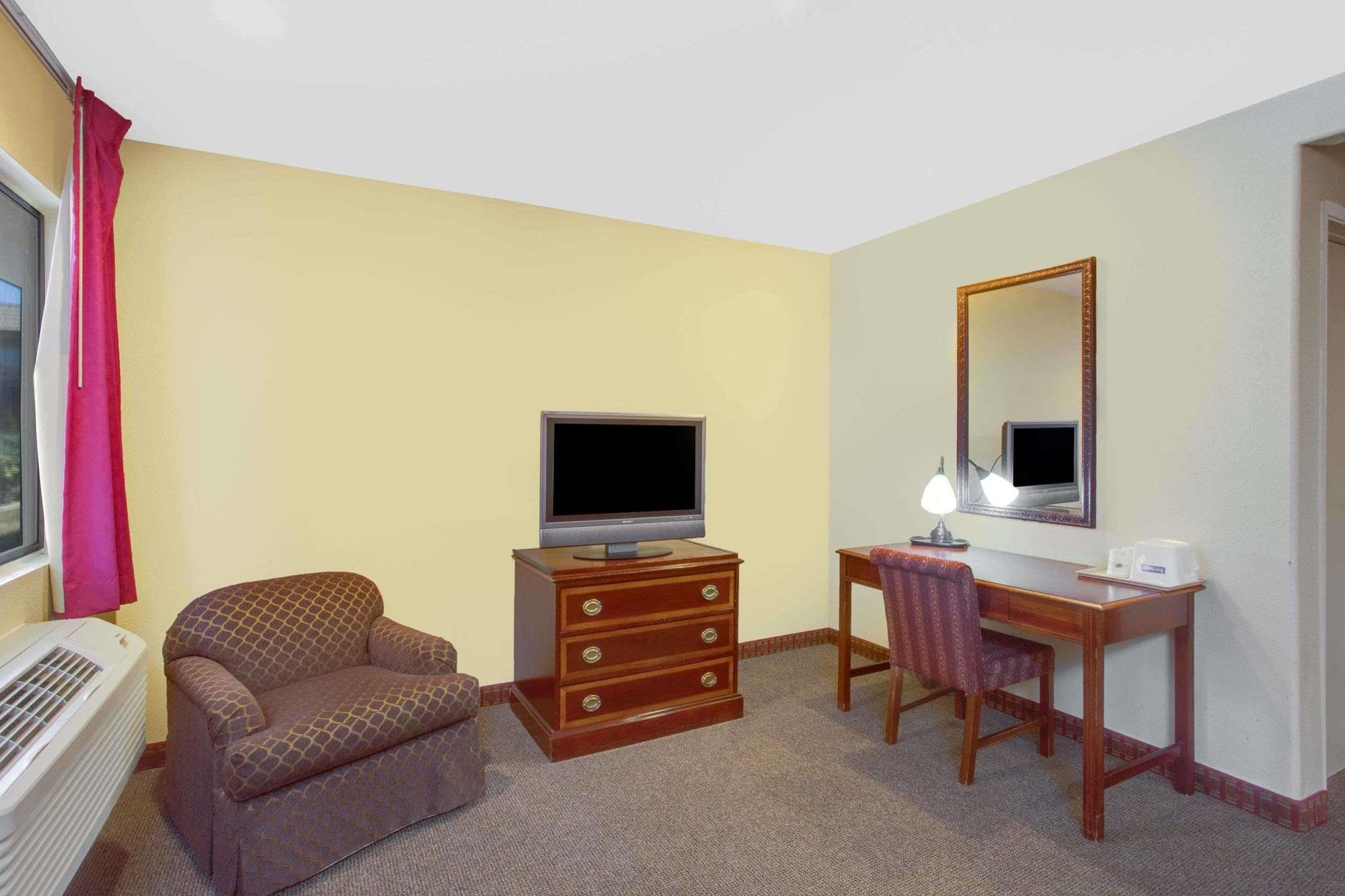Baymont By Wyndham Coalinga Villa ภายนอก รูปภาพ